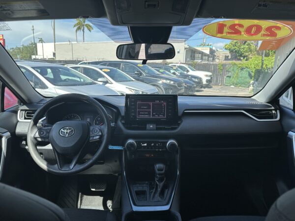 Toyota RAV4 LE 2021 (3641B) - Imagen 10