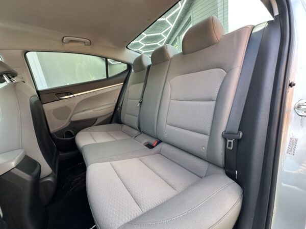 Hyundai Elantra 2020 (3917B) - Imagen 12
