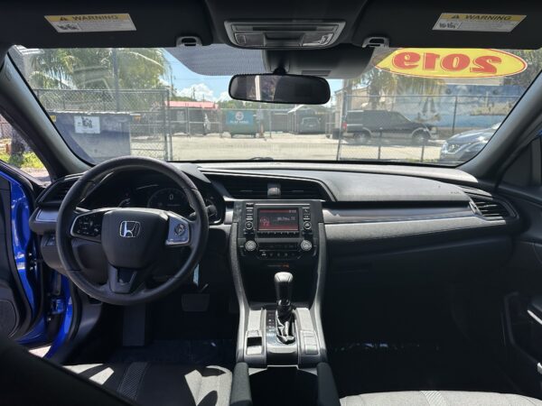 Honda Civic LX Hatchback 2019 (3763B) - Imagen 12