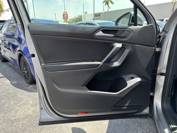 Volkswagen Tiguan SEL 2020 (3703C) - Imagen 13