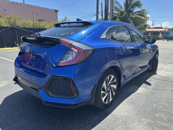 Honda Civic LX Hatchback 2019 (3763B) - Imagen 6