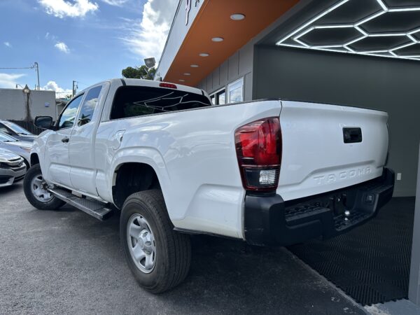 Toyota Tacoma Access Cab SR5 Pickup 2022 (3720D) - Imagen 7