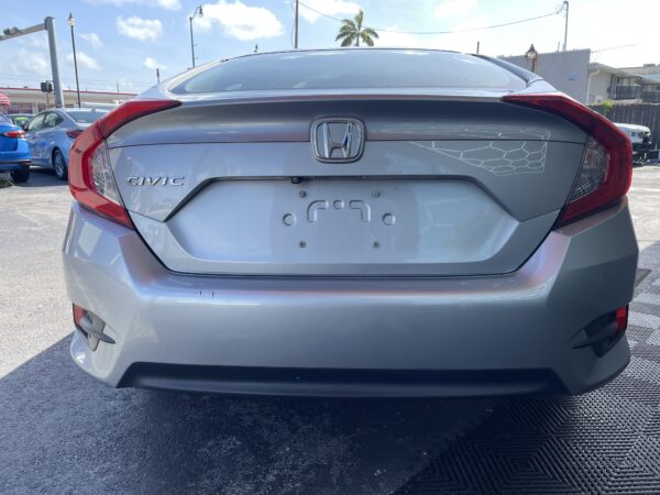 Honda Civic LX 2017 (3901B) - Imagen 7