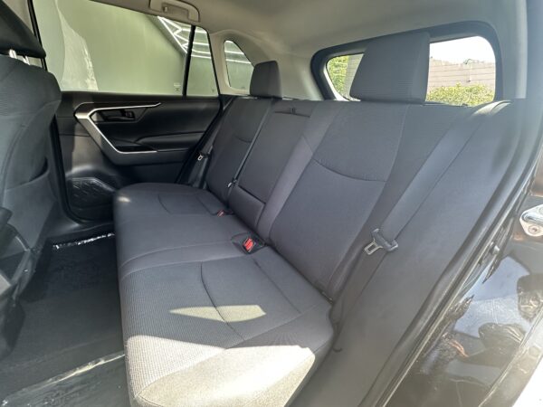 Toyota RAV4 LE 2021 (3641B) - Imagen 7