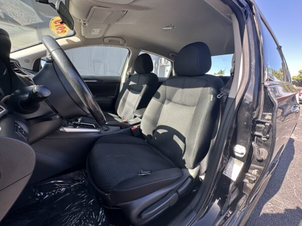 Nissan Sentra SR 2019 (3904C) - Imagen 8