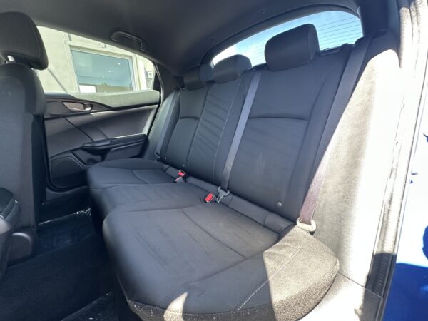 Honda Civic LX Hatchback 2019 (3763B) - Imagen 10