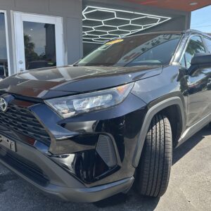 Toyota RAV4 LE 2021 (3641B)