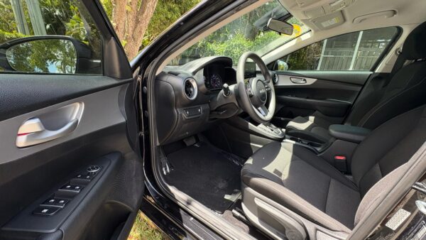 KIA FORTE LX SEDAN 4D 2023 (3842C) - Imagen 14