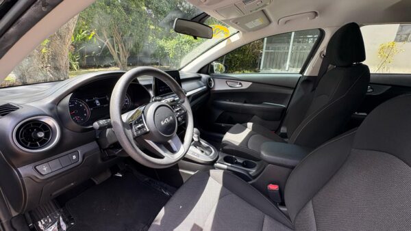 KIA FORTE LX SEDAN 4D 2023 (3842C) - Imagen 7