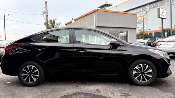 Hyundai Accent 2021 (3925) - Imagen 9