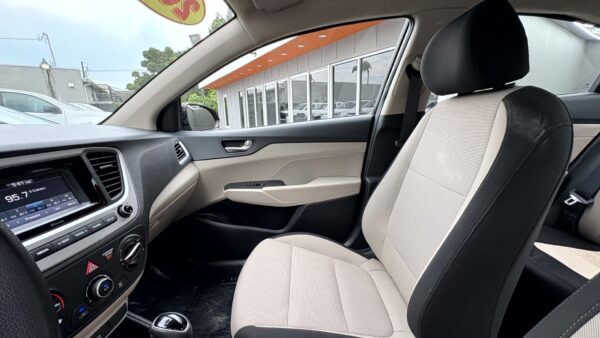Hyundai Accent 2021 (3925) - Imagen 17