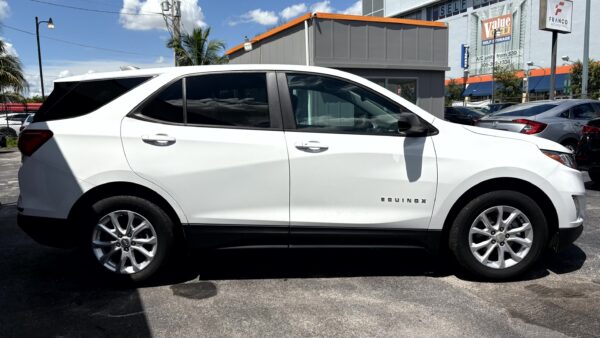 Chevrolet Equinox FWD 4DR 2020 (3750C) - Imagen 9