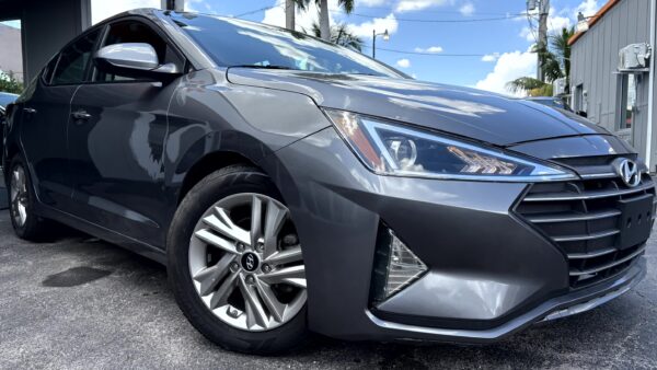 Hyundai Elantra 2020 (4000)