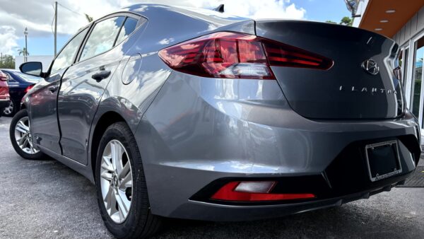 Hyundai Elantra 2020 (4000) - Imagen 23