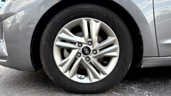 Hyundai Elantra 2020 (4000) - Imagen 28