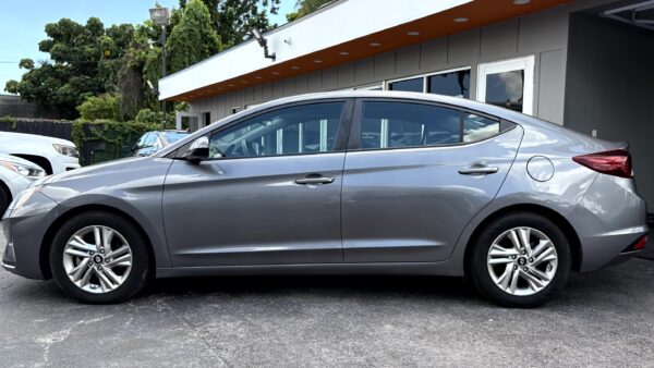 Hyundai Elantra 2020 (4000) - Imagen 29