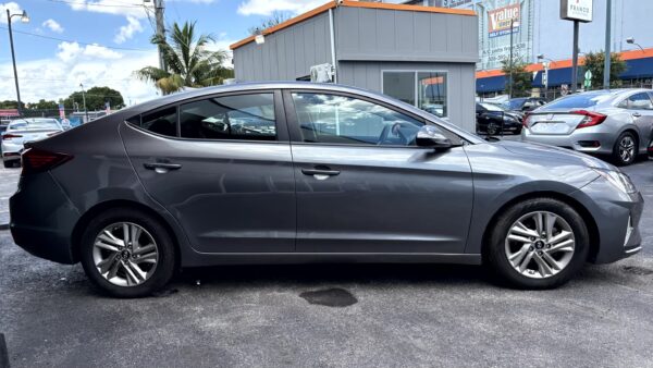 Hyundai Elantra 2020 (4000) - Imagen 30