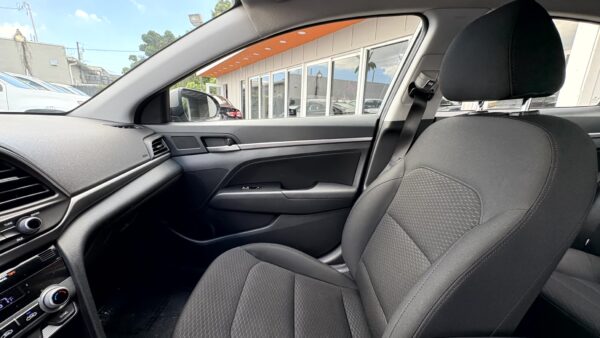 Hyundai Elantra 2020 (4000) - Imagen 6