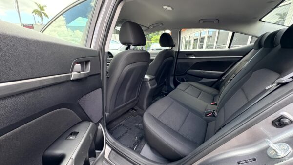 Hyundai Elantra 2020 (4000) - Imagen 7
