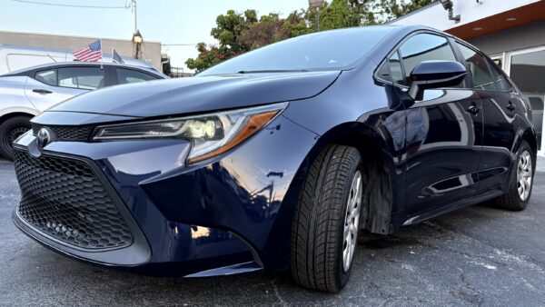 Toyota Corolla LE 2021 (3544C) - Imagen 3