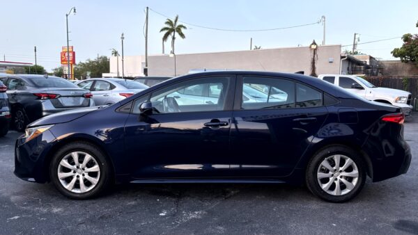 Toyota Corolla LE 2021 (3544C) - Imagen 7