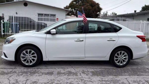 Nissan Sentra SV 4D 2019 (3825B) - Imagen 4