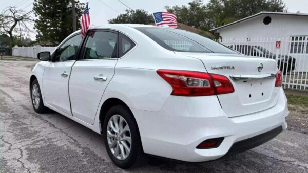 Nissan Sentra SV 4D 2019 (3825B) - Imagen 5
