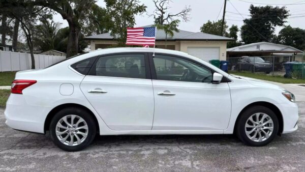 Nissan Sentra SV 4D 2019 (3825B) - Imagen 8