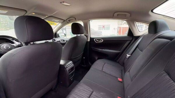 Nissan Sentra SV 4D 2019 (3825B) - Imagen 19