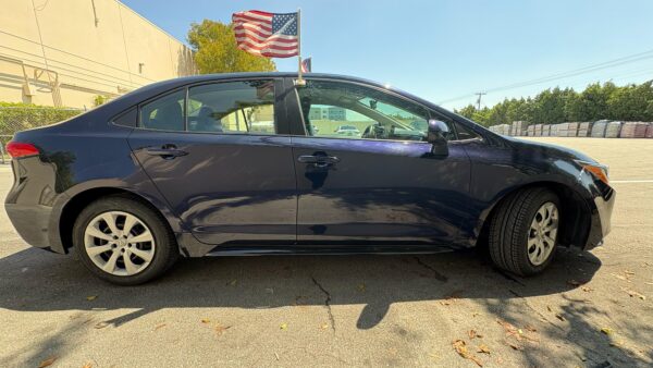 Toyota Corolla LE FWD 1.8L 2022 (3654B) - Imagen 8