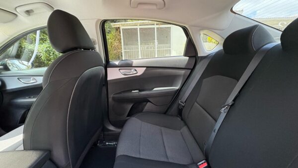 KIA FORTE LX SEDAN 4D 2023 (3842C) - Imagen 19