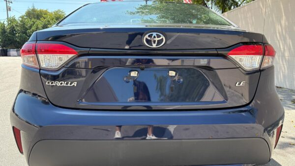 Toyota Corolla LE FWD 1.8L 2022 (3654B) - Imagen 18