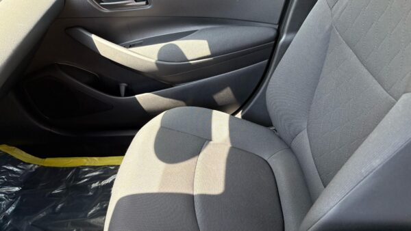 Toyota Corolla LE FWD 1.8L 2022 (3654B) - Imagen 19