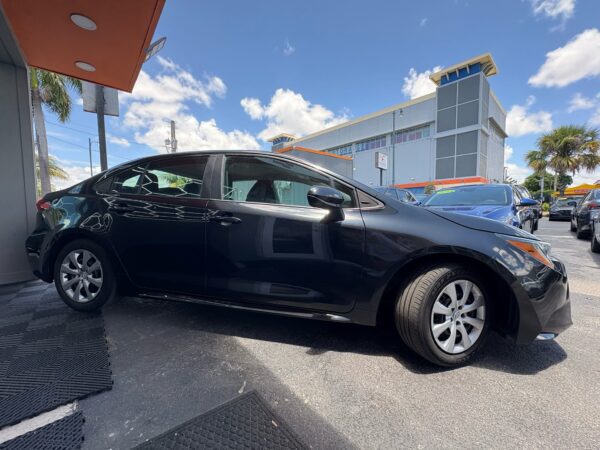 TOYOTA COROLLA LE SEDAN 4D 2021 (3635D) - Imagen 18