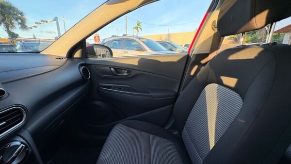 Hyundai Kona SE 2021 (3510D) - Imagen 4