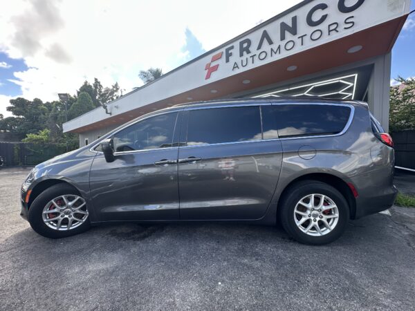 CHRYSLER VOYAGER LXI 2021 (3284C) - Imagen 4
