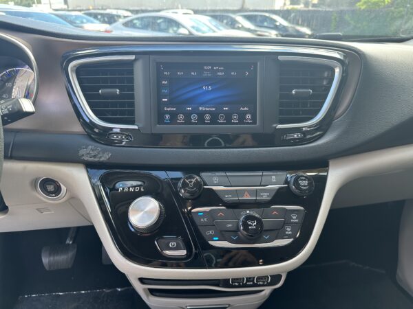 CHRYSLER VOYAGER LXI 2021 (3284C) - Imagen 14