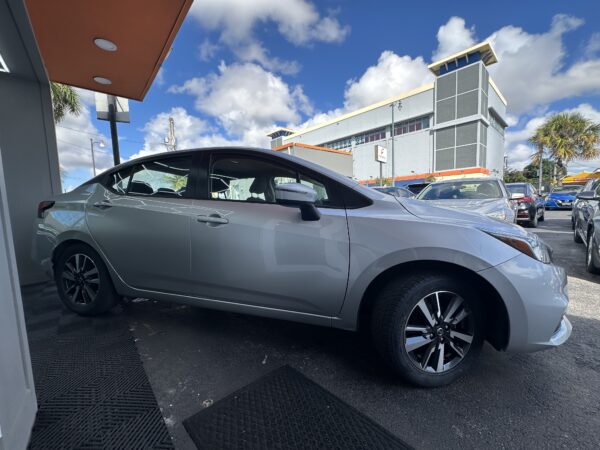 NISSAN VERSA SV 2021 (3738B) - Imagen 7