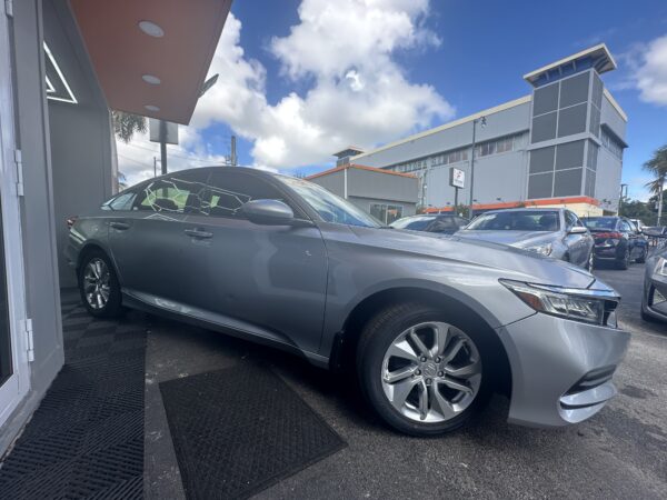 HONDA ACCORD LX 2019 (3964) - Imagen 8