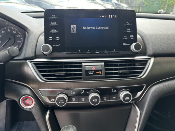 HONDA ACCORD LX 2019 (3964) - Imagen 15
