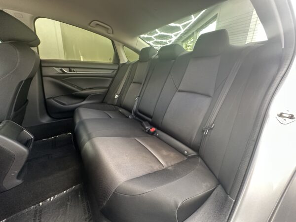 HONDA ACCORD LX 2019 (3964) - Imagen 19