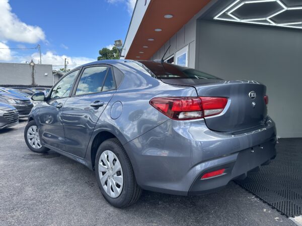 KIA RIO LX 2019 (4004) - Imagen 15