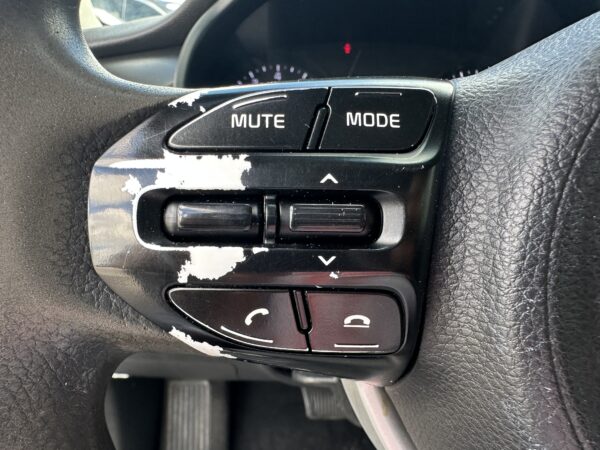 KIA RIO LX 2019 (4004) - Imagen 6