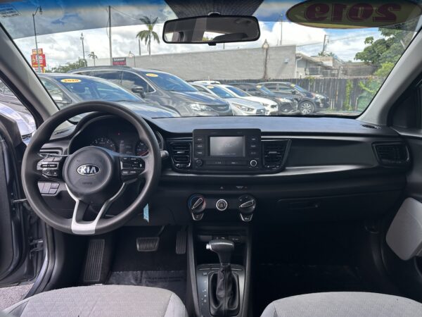 KIA RIO LX 2019 (4004) - Imagen 21