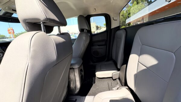 CHEVROLET COLORADO EXTENDED CAB WORK TRUCK PICKUP 4D 6 FT 2021 (3656D) - Imagen 17