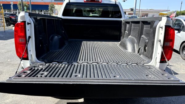 CHEVROLET COLORADO EXTENDED CAB WORK TRUCK PICKUP 4D 6 FT 2021 (3656D) - Imagen 20