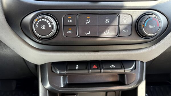 CHEVROLET COLORADO EXTENDED CAB WORK TRUCK PICKUP 4D 6 FT 2021 (3656D) - Imagen 26