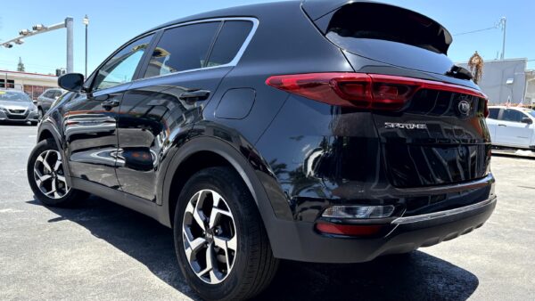 KIA SPORTAGE	LX SPORT UTILITY 4D 2022 (3942B) - Imagen 34