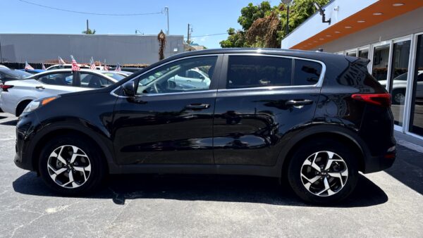 KIA SPORTAGE	LX SPORT UTILITY 4D 2022 (3942B) - Imagen 37
