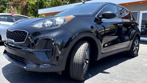 KIA SPORTAGE	LX SPORT UTILITY 4D 2022 (3942B) - Imagen 39